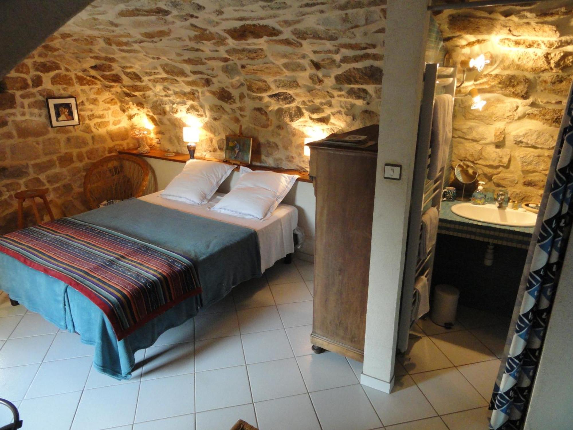 Chambre d'hôtes Au creux du Chambon Joyeuse Chambre photo